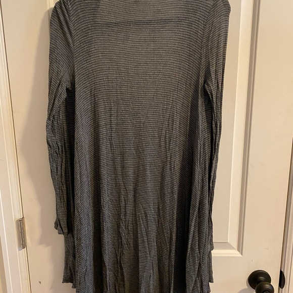 Long Flowy Gray Stripped Cardigan - Picture 4 of 5